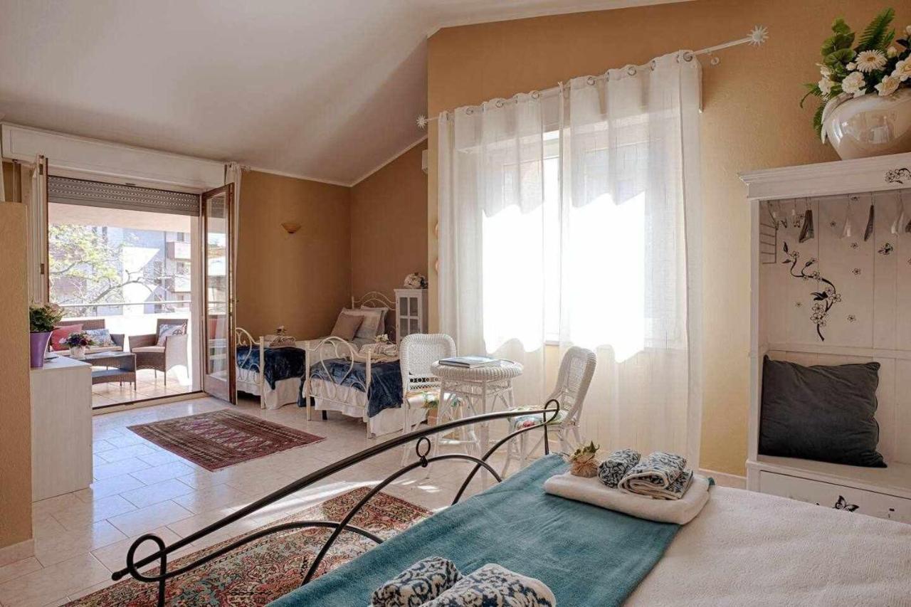 Elegante Villa Lu Centro Citta Con Parcheggio Cagliari Ngoại thất bức ảnh
