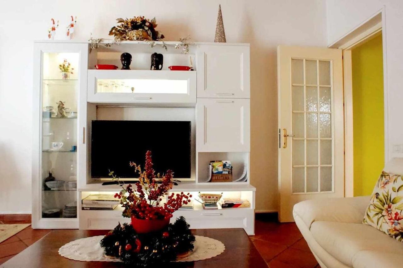 Elegante Villa Lu Centro Citta Con Parcheggio Cagliari Ngoại thất bức ảnh