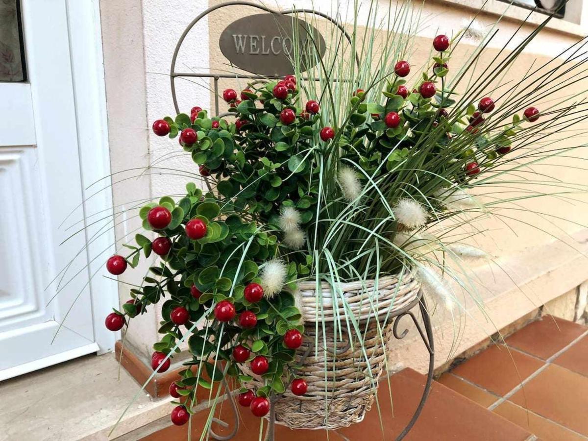Elegante Villa Lu Centro Citta Con Parcheggio Cagliari Ngoại thất bức ảnh